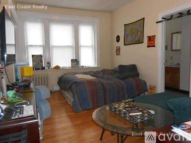 Main picture of 236 Kelton St