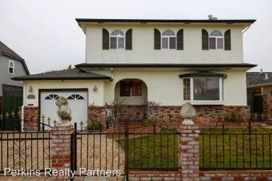 Main picture of 609 Poinsettia Ave