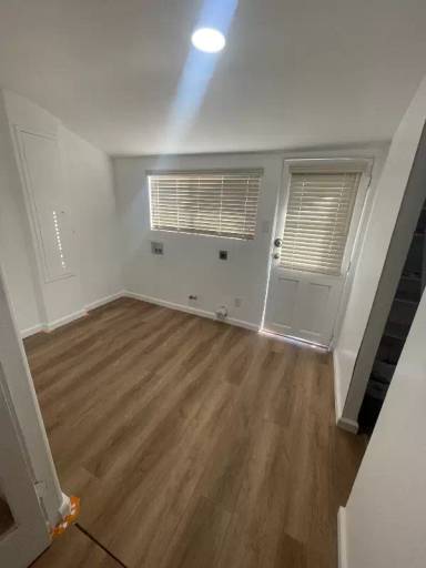 Main picture of 12512 Broadway