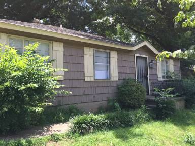 Main picture of 1780 Sugarloaf St