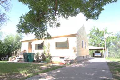 Main picture of 3041 Monroe Blvd