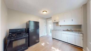 Main picture of 1315 W 85th St
