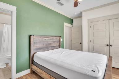 Main picture of 103 Creekside Cv