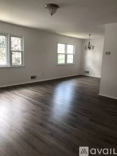 Main picture of 610 Clark St
