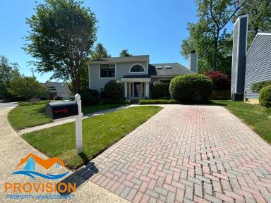 Main picture of 907 Berwick Dr