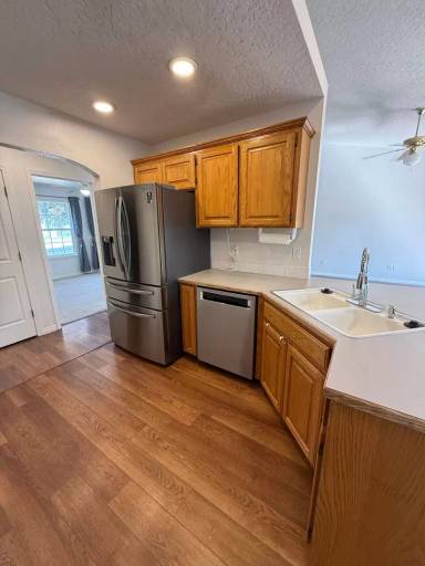 Main picture of 1033 W Pennwood St