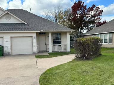 Main picture of 2853 Southampton Way