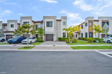 Main picture of 20608 NE 2nd Ct