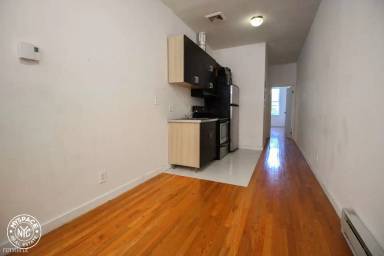 Main picture of 1399 Greene Ave