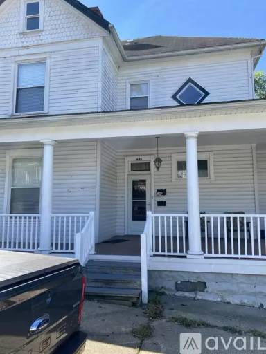 Main picture of 325 Clark St
