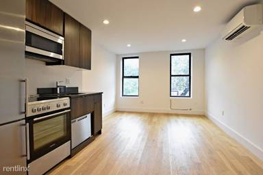 Main picture of 738 East 6th St
