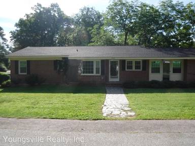 Main picture of 102 Ford Cir