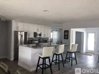 Main picture of 1132 SW 12th Ter