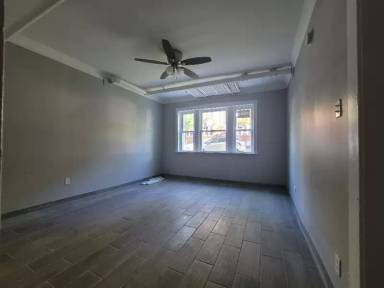 Main picture of 6059 S Troy St