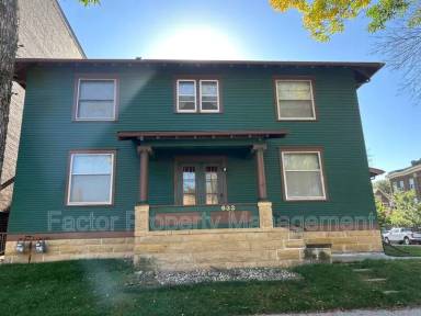 Main picture of 633 S 2nd St