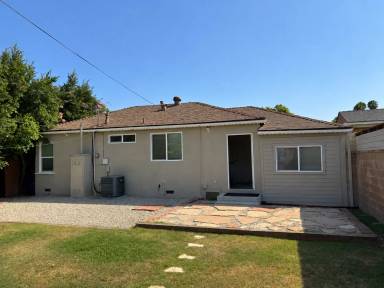 Main picture of 4211 Beethoven St
