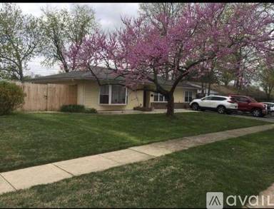 Main picture of 35 Chippendale Cir