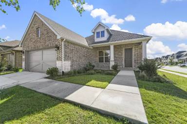 Main picture of 3701 Prickly Pear Rd