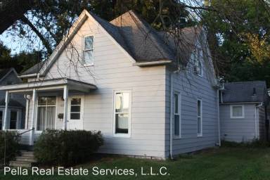 Main picture of 402 Main St