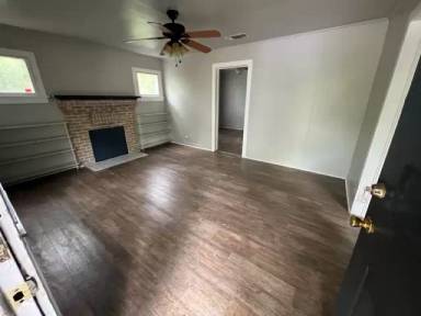 Main picture of 301 Edgewood St