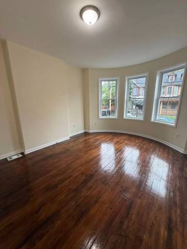 Main picture of 141 Chambers St