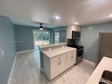 Main picture of 330 Sunshine Dr