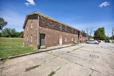 Main picture of 421 N Woodland Dr