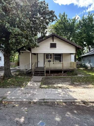 Main picture of 20 4th Street Cir