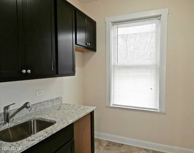 Main picture of 3115 N Monticello Ave