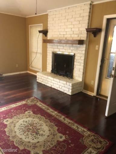 Main picture of 927 Summers Dr