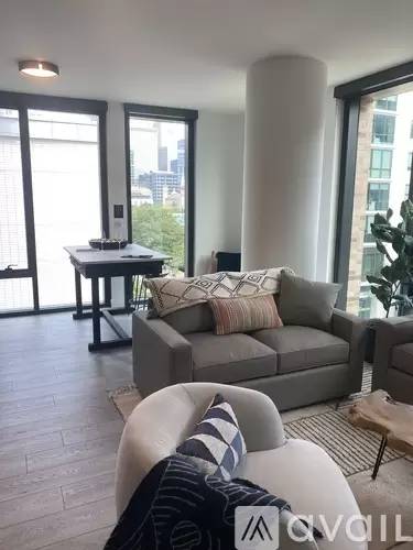 Main picture of 16 N Peoria St