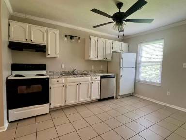 Main picture of 1404 Hicks Rd