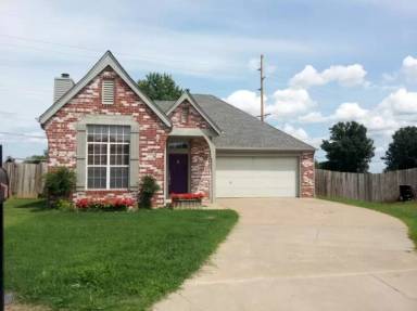 Main picture of 2023 E Connell Ct