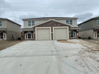 Main picture of 1322 Calle de Bronce