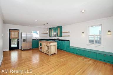 Main picture of 401 McDonald Ave