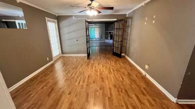 Main picture of 144 Lee St