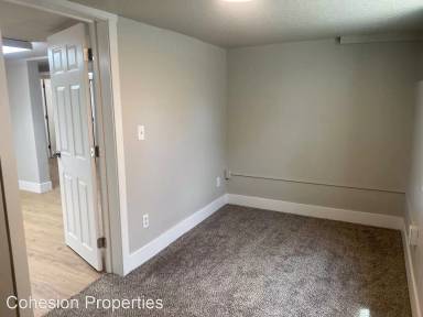 Main picture of 2113 S Indiana Ave
