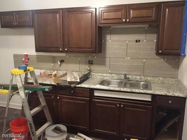 Main picture of 2942 W Montrose Ave