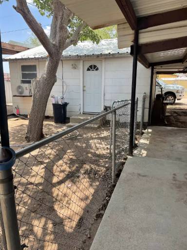 Main picture of 2523 N Tom Green Ave