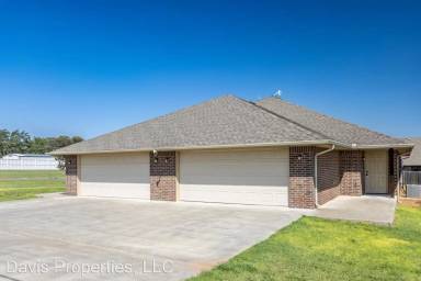 Main picture of 1617 E Lawter Rd