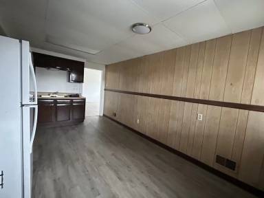 Main picture of 19 Singer Ave