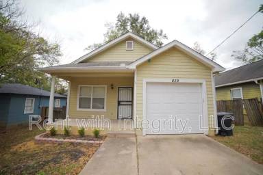 Main picture of 829 Dent St