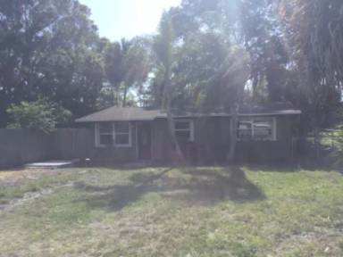 Main picture of 615 Elm St