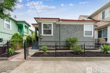 Main picture of 2018 E 15th St
