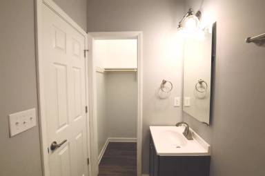 Main picture of 3501 N Illinois St
