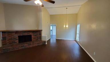 Main picture of 1125 Greenbriar Ln