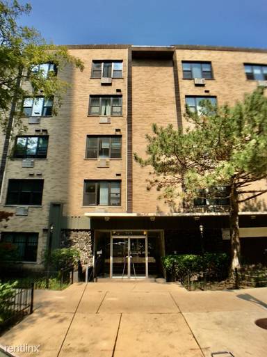 Main picture of 424 W Oakdale Ave