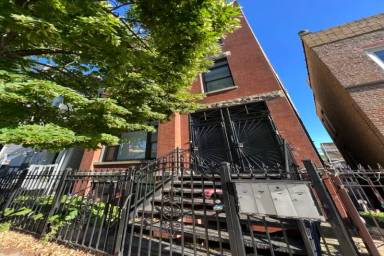 Main picture of 1227 W Ohio St