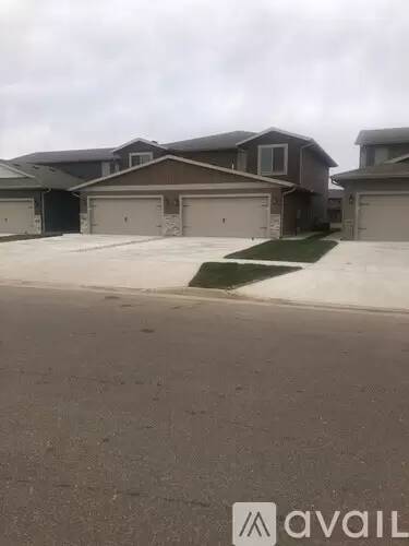 Main picture of 2338 S Ronsiek Ave