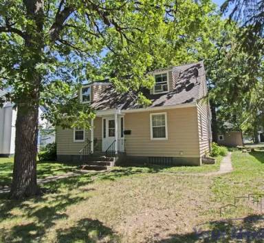 Main picture of 424 6th Ave S